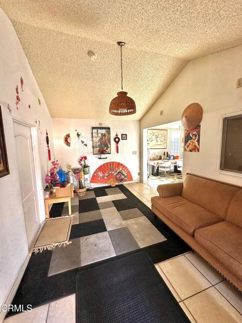 Detail Gallery Image 18 of 19 For 11440 Strathern St, North Hollywood,  CA 91605 - 5 Beds | 3 Baths