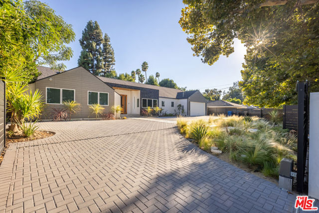 4516 Del Moreno Drive photo 2
