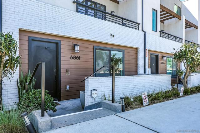 6861 Secano St, San Diego CA: https://media.crmls.org/mediaz/d398bfcc-a86f-4dc7-ac84-07eb7c6d6bec.jpg