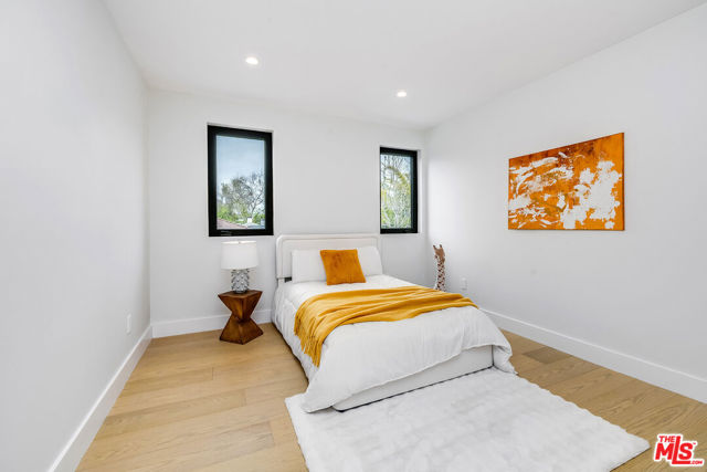 4906 Van Noord Avenue, Sherman Oaks CA: https://media.crmls.org/mediaz/d3994014-8268-4da0-aae4-fb29a70858f8.jpg