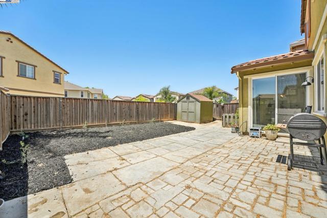 4778 Hawkins St, Antioch CA: https://media.crmls.org/mediaz/d399548e-475b-4988-bd5c-f505a3b0d353.jpg
