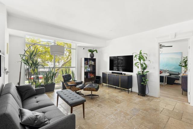 3812 Park Boulevard, San Diego CA: https://media.crmls.org/mediaz/d3998a62-dda4-4209-9a49-903ac284f866.jpg