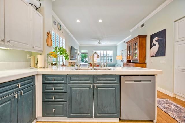 6707 Ketch Way, Carlsbad CA: https://media.crmls.org/mediaz/d399e8cc-5e53-4e91-b8af-c017e77f78bc.jpg