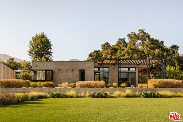 1225 Shippee Lane, Ojai CA: https://media.crmls.org/mediaz/d39b2d70-fbc7-424d-b18d-1f0cd536eb3b.jpg