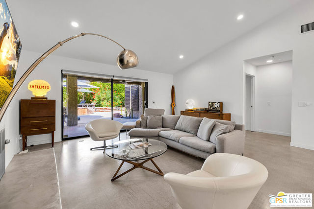 20 Kevin Lee Lane, Rancho Mirage CA: https://media.crmls.org/mediaz/d39b4f6d-93e4-43a3-9768-485669e07544.jpg