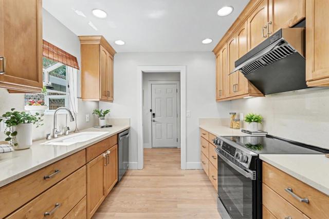 Image 17 of 68 For 710 Henderson Avenue