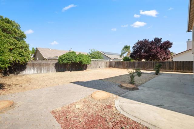 1622 Fir Drive, Los Banos CA: https://media.crmls.org/mediaz/d39b5af4-8cce-423d-b78b-32efbcd2bc55.jpg