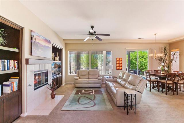 43539 Corte Del Oro, La Quinta CA: https://media.crmls.org/mediaz/d39bc6c7-fecb-4068-8ade-f82ad1d93692.jpg