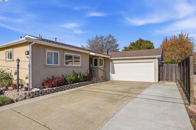 6179 Tourraine Dr, Newark CA: https://media.crmls.org/mediaz/d39c1cef-eeb0-403a-a110-9ca41bac71a1.jpg