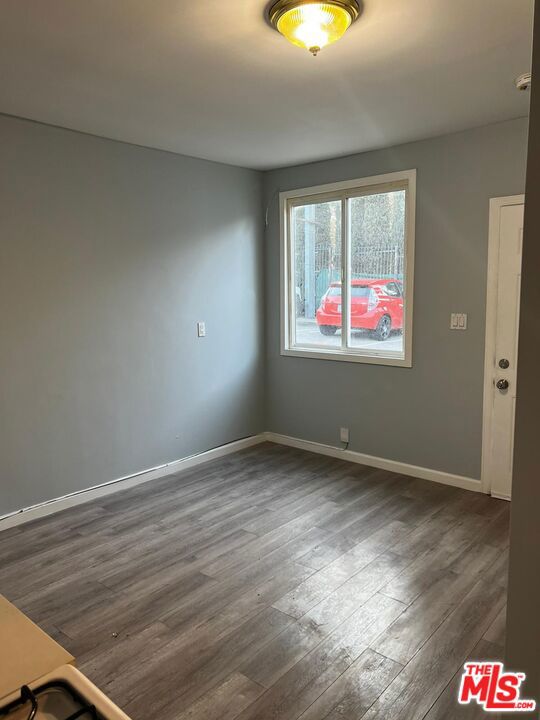11472 VENTURA, Studio City CA: https://media.crmls.org/mediaz/d39c699a-f0fb-4301-94f3-513c34d44e4b.jpg