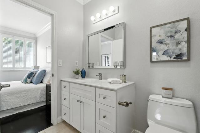 425 Cork Harbour Circle,  CA: https://media.crmls.org/mediaz/d39cd463-fe86-4abd-a93c-ea24a0019fb5.jpg