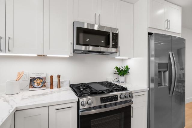 120 Abelia Way, East Palo Alto CA: https://media.crmls.org/mediaz/d39dff56-bdb7-44d4-bc5e-563cb5430269.jpg