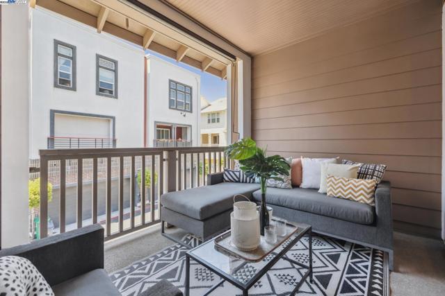 1815 Balsa St, Alameda CA: https://media.crmls.org/mediaz/d39eb1b9-6224-4c10-86d8-0526194d41ce.jpg