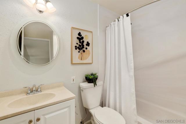 Image 20 of 43 For 2932 Lawrence St