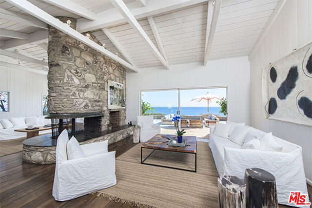 28028 SEA LANE Drive, Malibu CA: https://media.crmls.org/mediaz/d39eff48-405c-4bfd-af5c-54851bdd940a.jpg