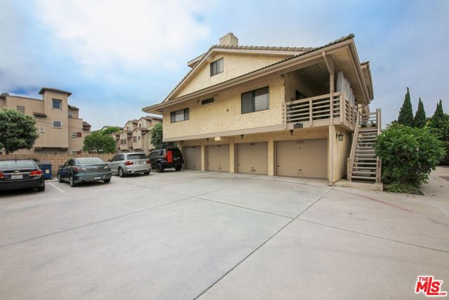 16805 Roosevelt Lane, Huntington Beach CA: https://media.crmls.org/mediaz/d39f5ef1-dbaa-4cfa-8830-03dfe7539ed4.jpg