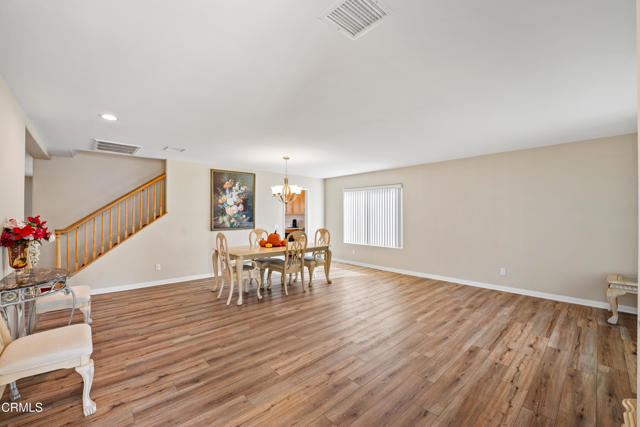 32650 The Old Road, Castaic CA: https://media.crmls.org/mediaz/d39f7c71-6e02-47f3-95b7-4c35fc64b55d.jpg