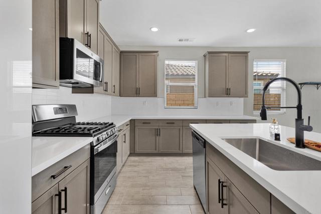 11912 Olivine Rd, Victorville, CA 92392 photo 8