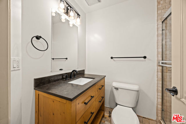 272 N Chester Avenue, Pasadena CA: https://media.crmls.org/mediaz/d39fa548-4803-4cd1-b4bc-0e972eb3d0ce.jpg