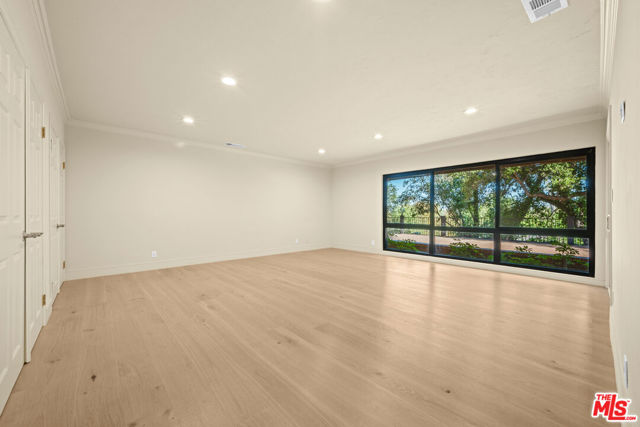 17449 Sumiya Drive, Encino CA: https://media.crmls.org/mediaz/d3a0ef0c-58a8-4876-be71-bd27f548500c.jpg