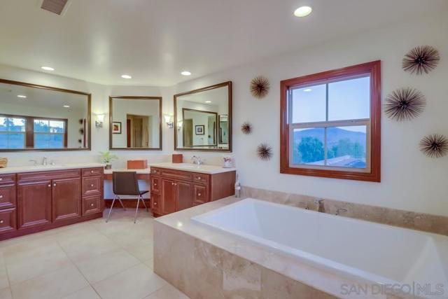 8457 Lower Scarborough, San Diego CA: https://media.crmls.org/mediaz/d3a17ed2-16eb-4622-814c-0a2f88513874.jpg