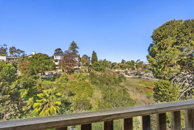 Detail Gallery Image 15 of 50 For 1004 W Walnut Ave., San Diego,  CA 92103 - 4 Beds | 3 Baths