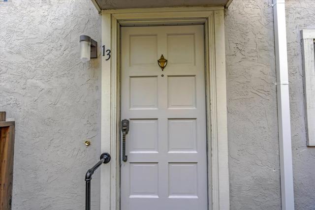1896 San Vincente Dr, Concord CA: https://media.crmls.org/mediaz/d3a25a41-67bc-44d8-b619-4f75da6efe7a.jpg