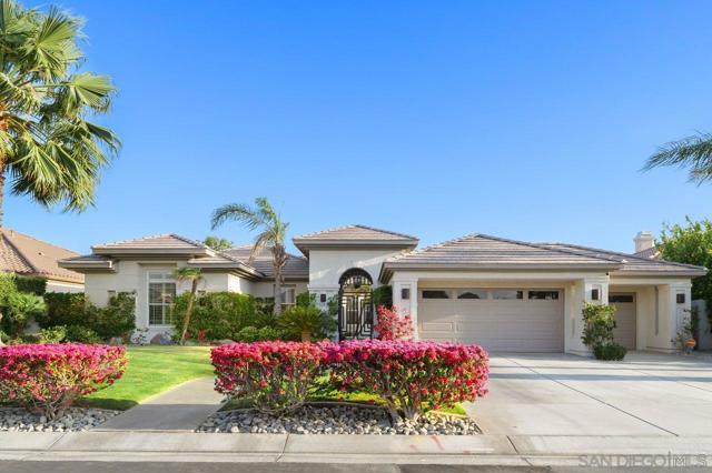 38 Calle Del Norte, Rancho Mirage CA: https://media.crmls.org/mediaz/d3a277e2-4f42-4e36-be28-75e08211dce6.jpg