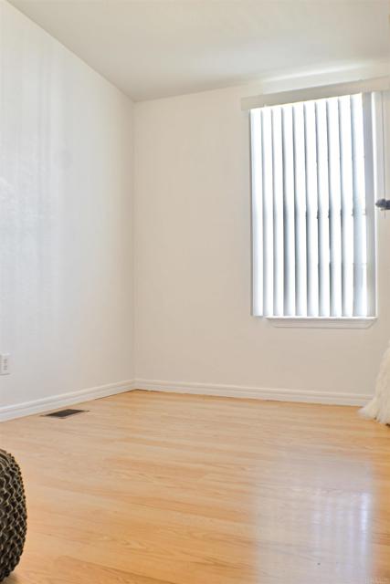 138 Steven Lane, Oceanside CA: https://media.crmls.org/mediaz/d3a287d7-2bad-486d-8ea4-fed18dd949cd.jpg