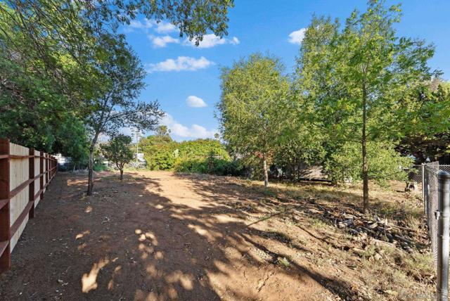4621 Panchoy Dr, La Mesa CA: https://media.crmls.org/mediaz/d3a38359-c37c-4e0e-8cd4-c1ecfcd84daa.jpg