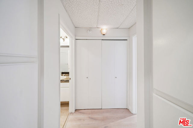 8865 Alden Drive, Los Angeles CA: https://media.crmls.org/mediaz/d3a38da0-6c15-4b27-ab3b-18ea7e4995da.jpg