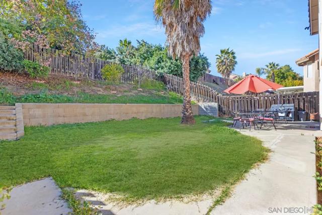 24643 Leafwood Dr, Murrieta CA: https://media.crmls.org/mediaz/d3a56a85-7e41-4799-988d-c4a0be24b569.jpg