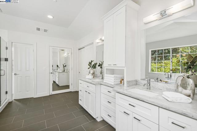 Image 33 of 48 For 952 Gray Fox Cir