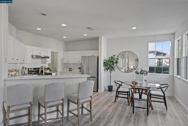 5109 Napa Shore Dr, Fairfield CA: https://media.crmls.org/mediaz/d3a5d52d-a9b4-4e57-9c7c-f99b0dd282ed.jpg