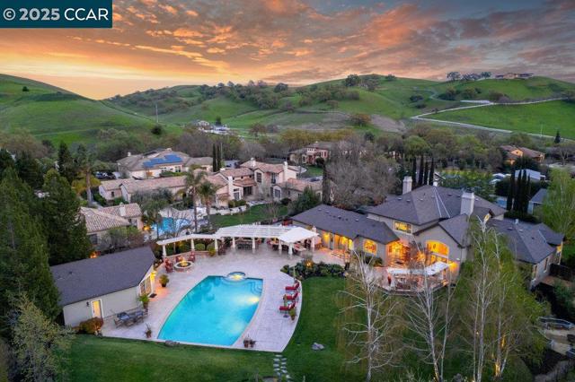 21 Meadow Lake Dr, Danville CA: https://media.crmls.org/mediaz/d3a68634-8f90-4dbb-a0de-c7e344a3b6cb.jpg