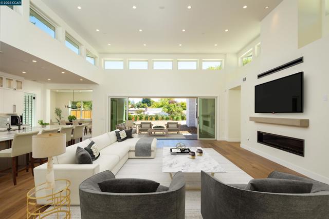 1070 Borrette Court, Napa CA: https://media.crmls.org/mediaz/d3a6e92e-798c-4291-879d-42b434d88cfe.jpg