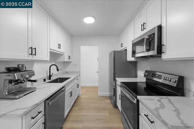 8975 Alcosta Blvd, San Ramon CA: https://media.crmls.org/mediaz/d3a7233e-8f0d-4dd7-8e95-20e099741fd3.jpg