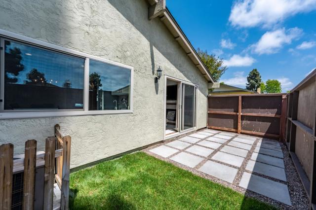 3575 Guava Way, Oceanside CA: https://media.crmls.org/mediaz/d3a7dd92-cc9b-41c0-8d3f-dad466517d4d.jpg