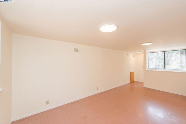 121 Mountain Aire Ln, Trinity Center CA: https://media.crmls.org/mediaz/d3a7e33f-989d-48c0-9012-09856f936b55.jpg