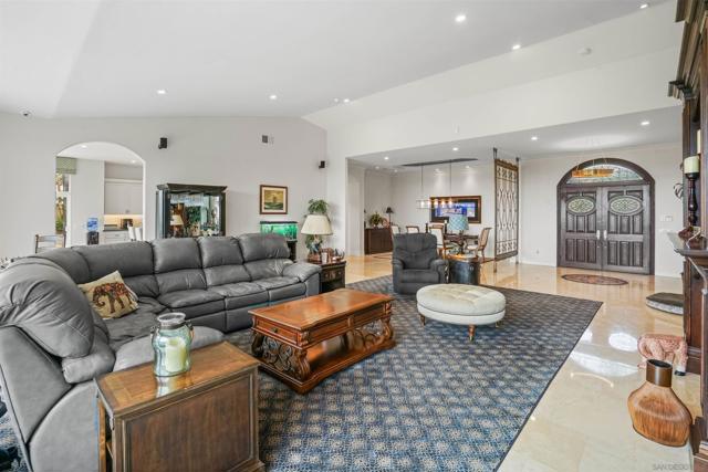 10636 Birch Bluff Ave, San Diego CA: https://media.crmls.org/mediaz/d3a81268-2237-4dd7-973c-7a9f1fc06dcc.jpg