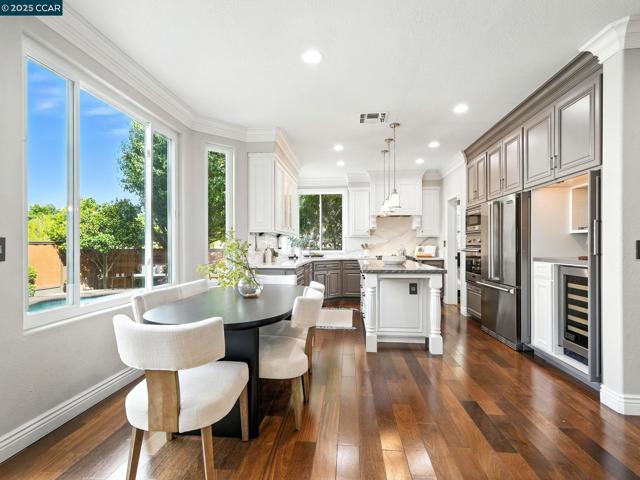 36309 Tunbridge Drive, Newark CA: https://media.crmls.org/mediaz/d3aa8388-034c-40f1-8d9f-4ac9a50265ef.jpg