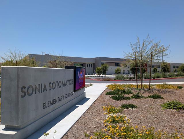 1228 Spivey Rd, Chula Vista CA: https://media.crmls.org/mediaz/d3aaaf3d-ede4-4ec3-befe-b664e3749146.jpg