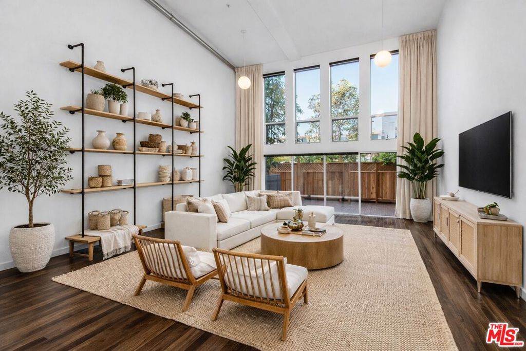 4215 Glencoe Avenue #130