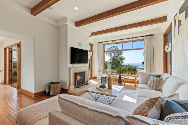 Image 25 of 69 For 8080 La Jolla Scenic Dr