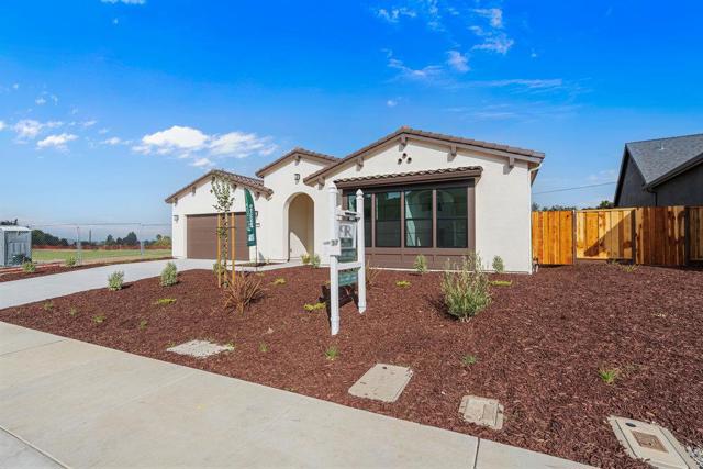 420 Maria, Hollister CA: https://media.crmls.org/mediaz/d3ab7639-a42e-4e7c-9a5d-ad5d2274d7e0.jpg