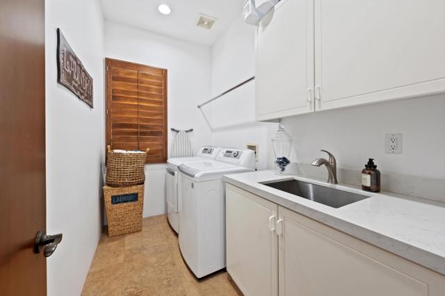 56023 Winged Foot, La Quinta CA: https://media.crmls.org/mediaz/d3abaa13-837e-44bc-87d2-e26a7ec5da7d.jpg