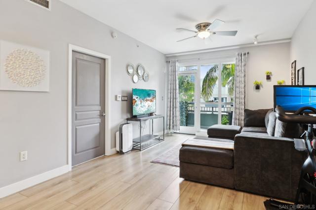 1580 Union St, San Diego CA: https://media.crmls.org/mediaz/d3ac07a6-8796-4f4b-bba5-dd057152d7e5.jpg