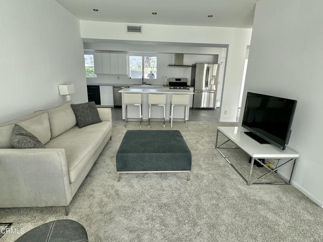 Detail Gallery Image 9 of 23 For 422 N Farrell Dr, Palm Springs,  CA 92262 - 3 Beds | 2/1 Baths