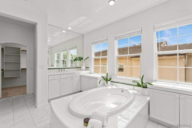 616 Marlin Ln, Carlsbad CA: https://media.crmls.org/mediaz/d3ad0442-ac38-4d5d-826c-8d5650862e11.jpg