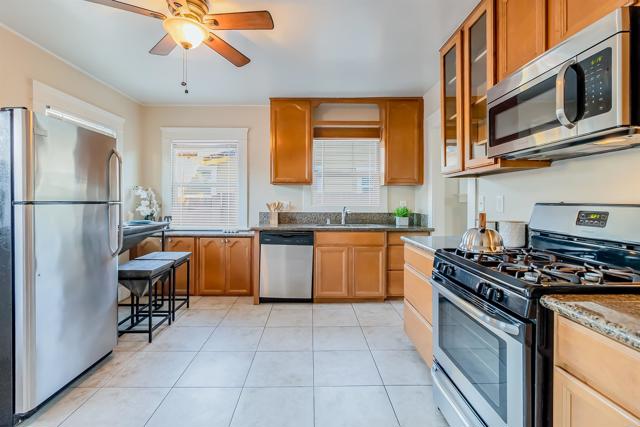 3586 3588 Orange Avenue, San Diego CA: https://media.crmls.org/mediaz/d3ad2fb8-8c6b-4075-8082-8e895956ce92.jpg